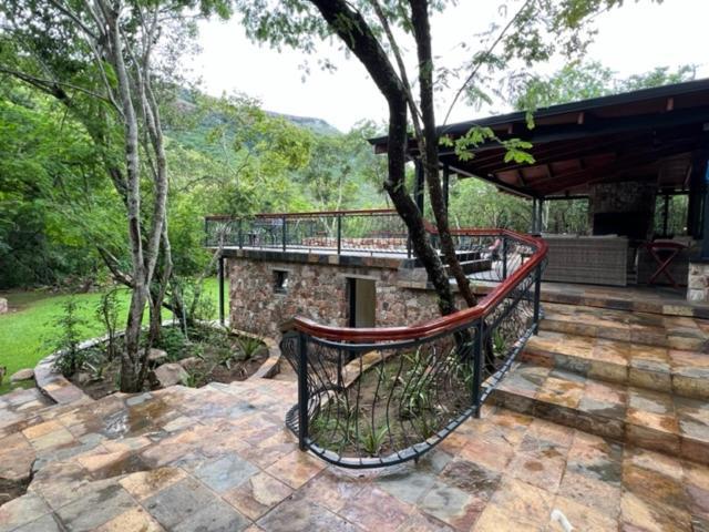 Heysbrook Estate - Luxurious Lodges In A Private Valley Waterval-Onder Kültér fotó